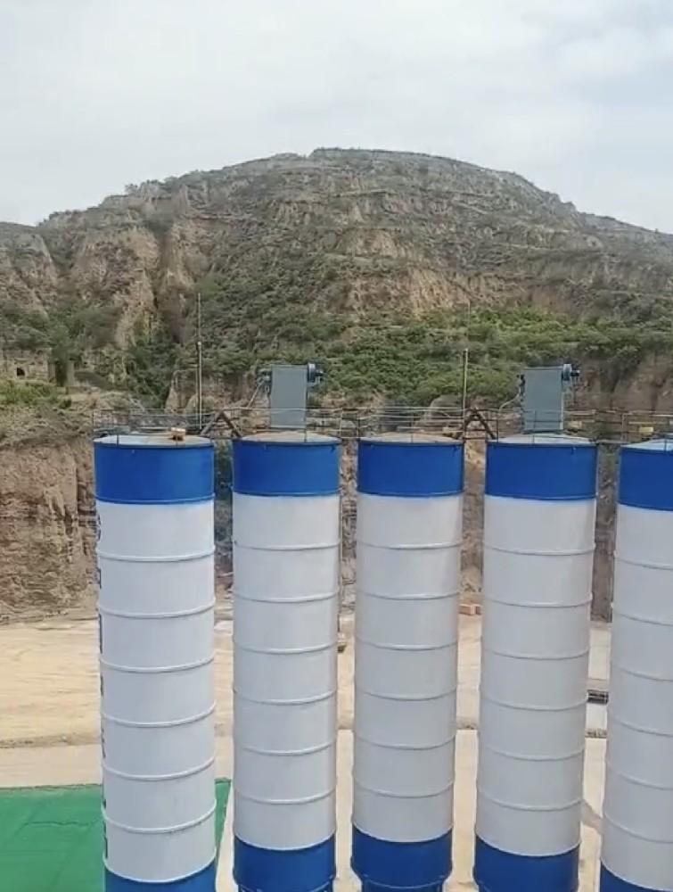 水泥拌和罐罐体避雷针安装