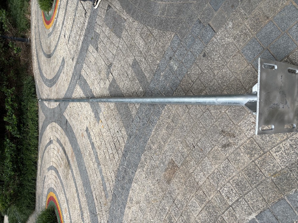 7米圆管避雷针组装中